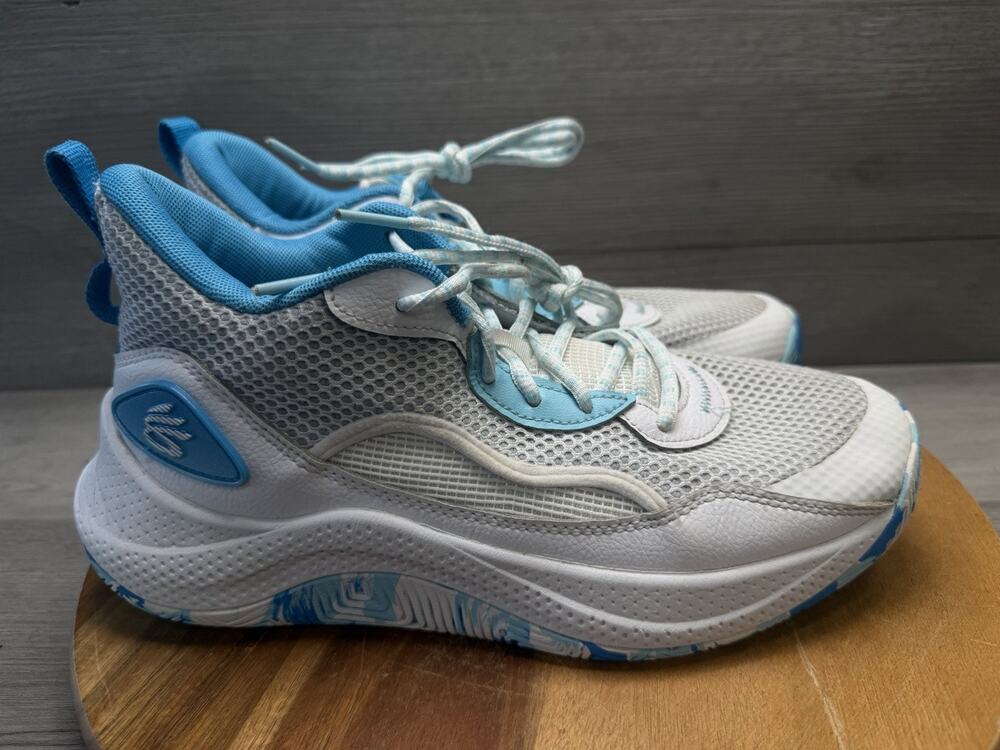 UA Curry Halo Gray White Sky Blue Basketball Shoes. Womens 9.5